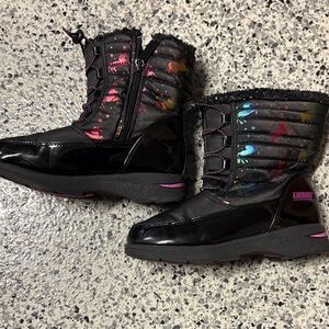 Khombu Black and Colorful Kids Rain Boots